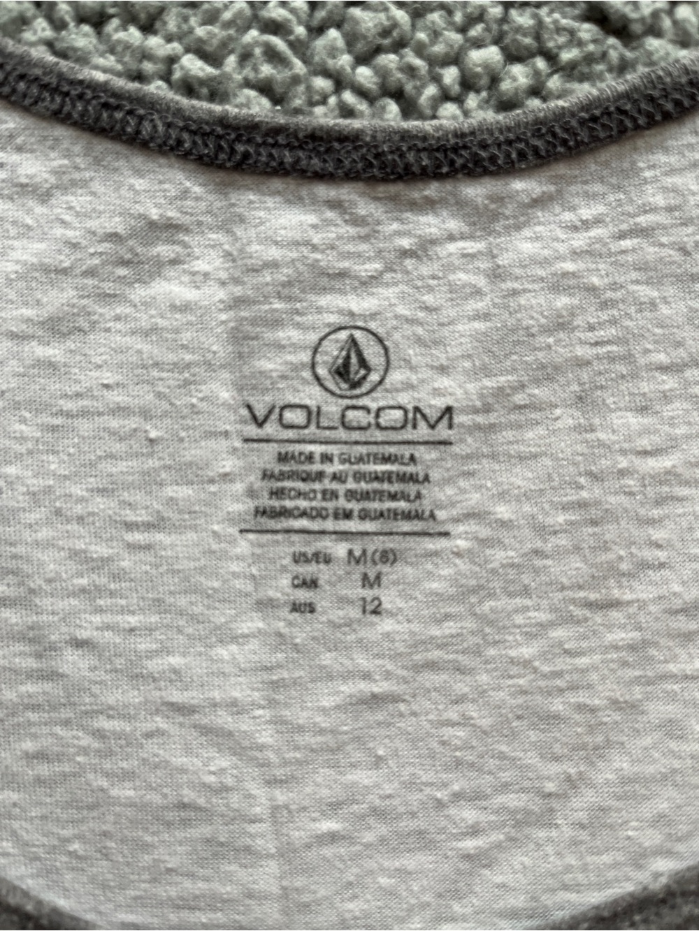 Volcom Tank - Picture 5 of 5
